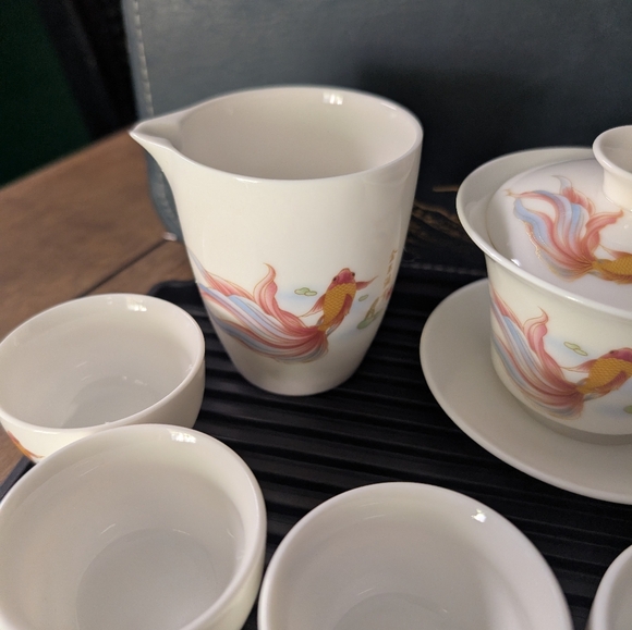 ICHAG Tea Set with Fish Design - Picture 5 of 9